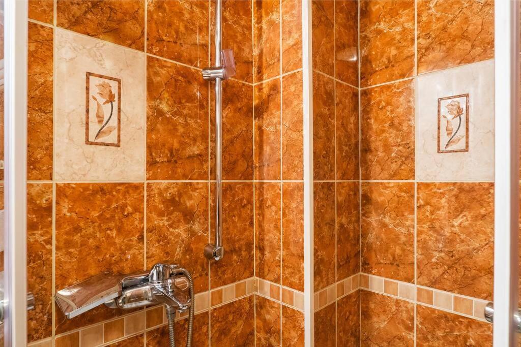 Relaxing 2Bd Apartment, Ground Floor - Walk To Old Town Split Luaran gambar