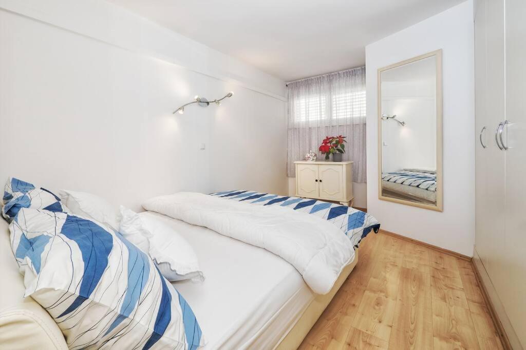 Relaxing 2Bd Apartment, Ground Floor - Walk To Old Town Split Luaran gambar