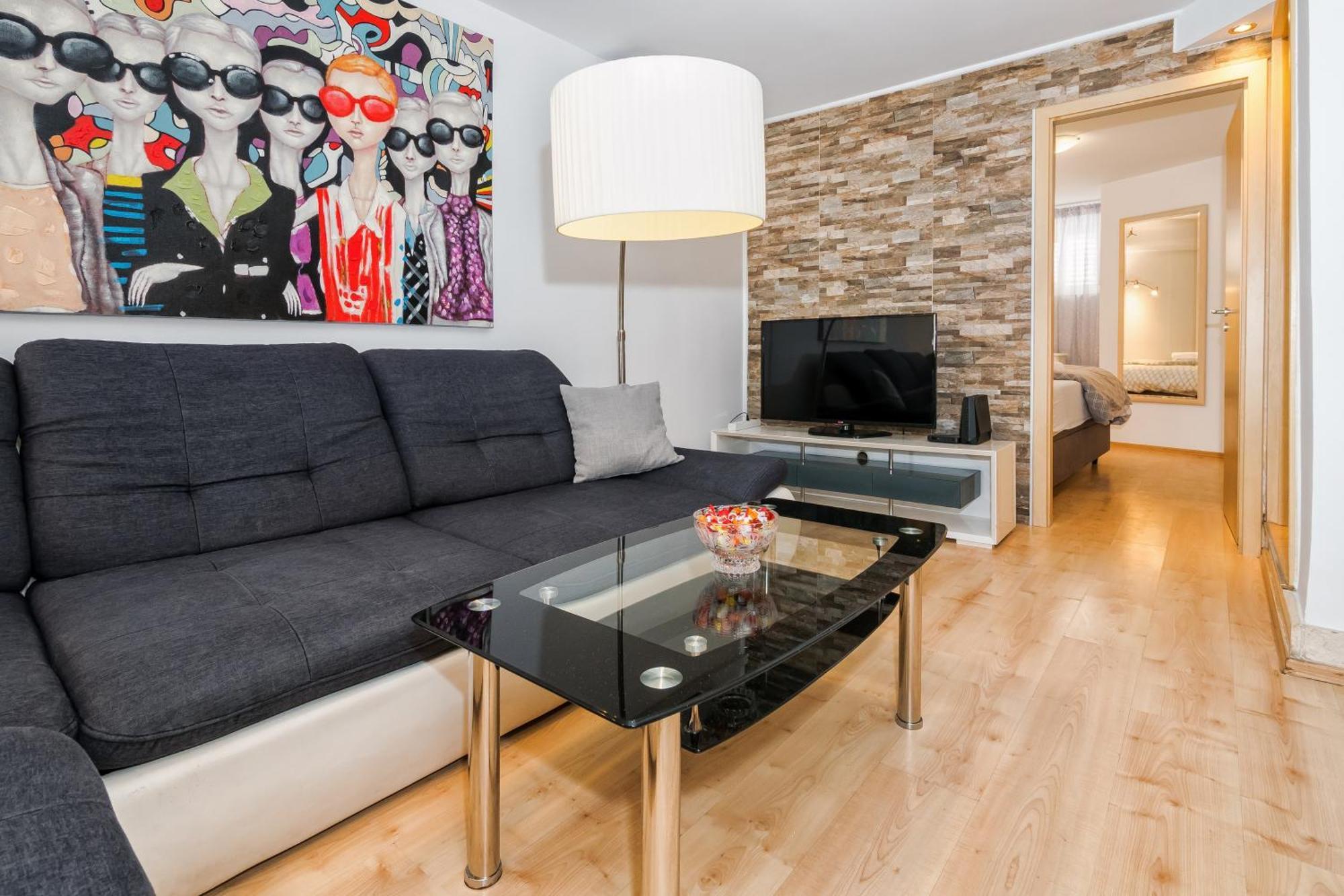 Relaxing 2Bd Apartment, Ground Floor - Walk To Old Town Split Luaran gambar