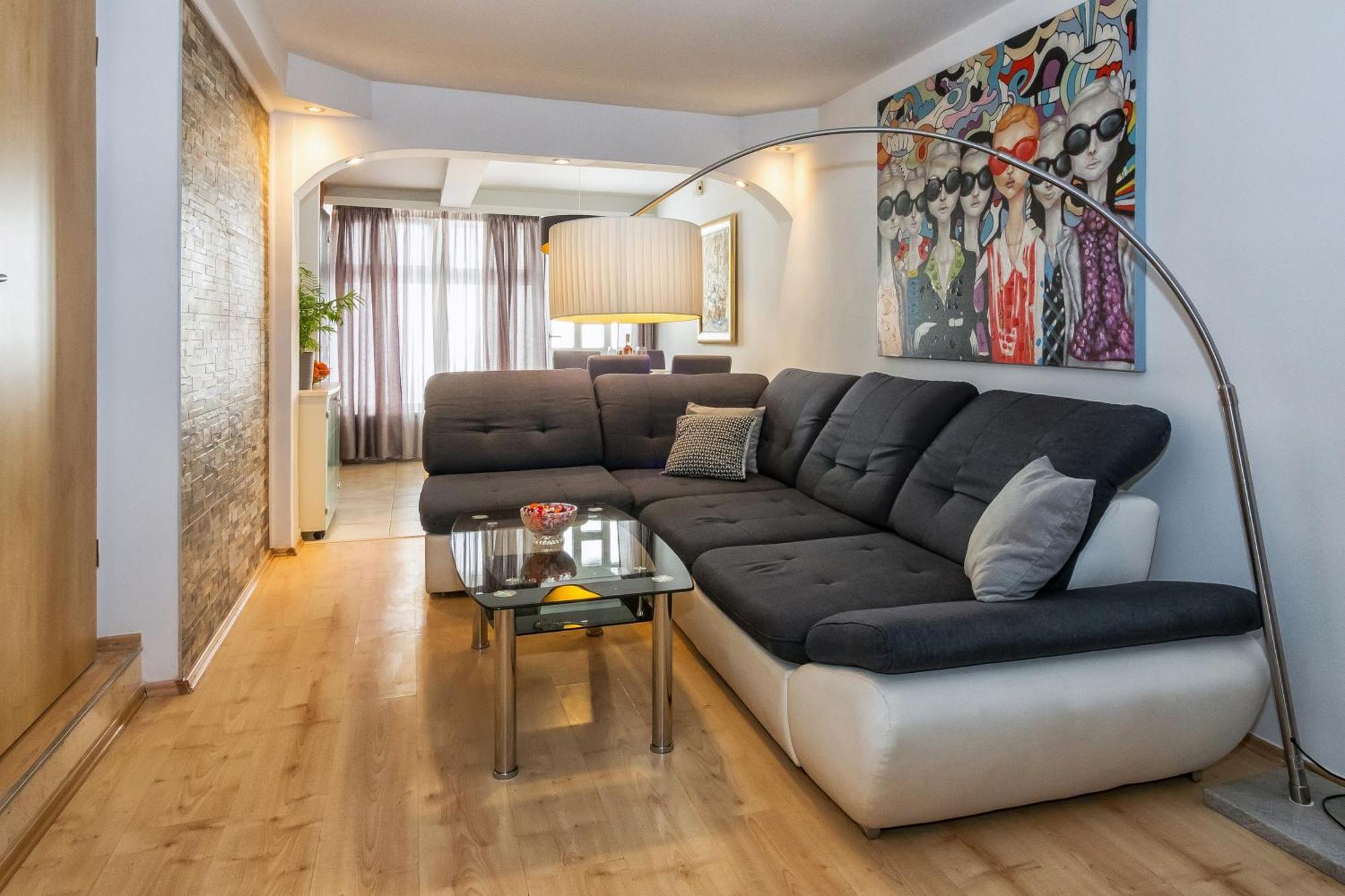 Relaxing 2Bd Apartment, Ground Floor - Walk To Old Town Split Luaran gambar