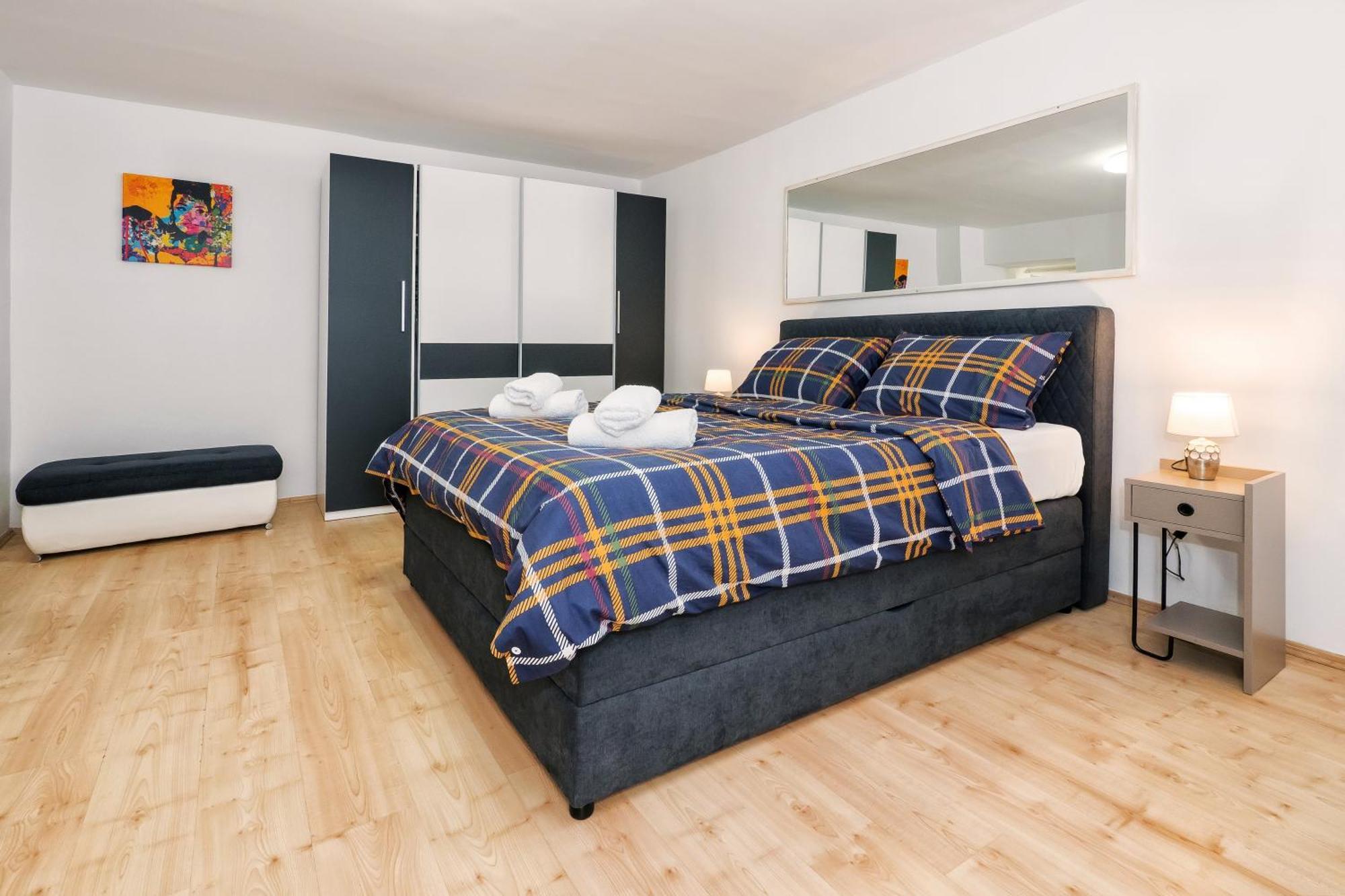 Relaxing 2Bd Apartment, Ground Floor - Walk To Old Town Split Luaran gambar
