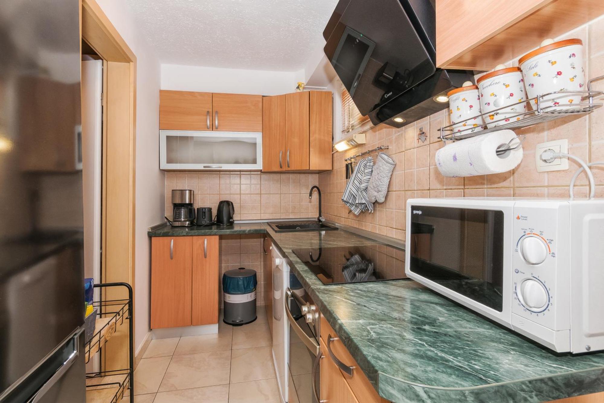 Relaxing 2Bd Apartment, Ground Floor - Walk To Old Town Split Luaran gambar