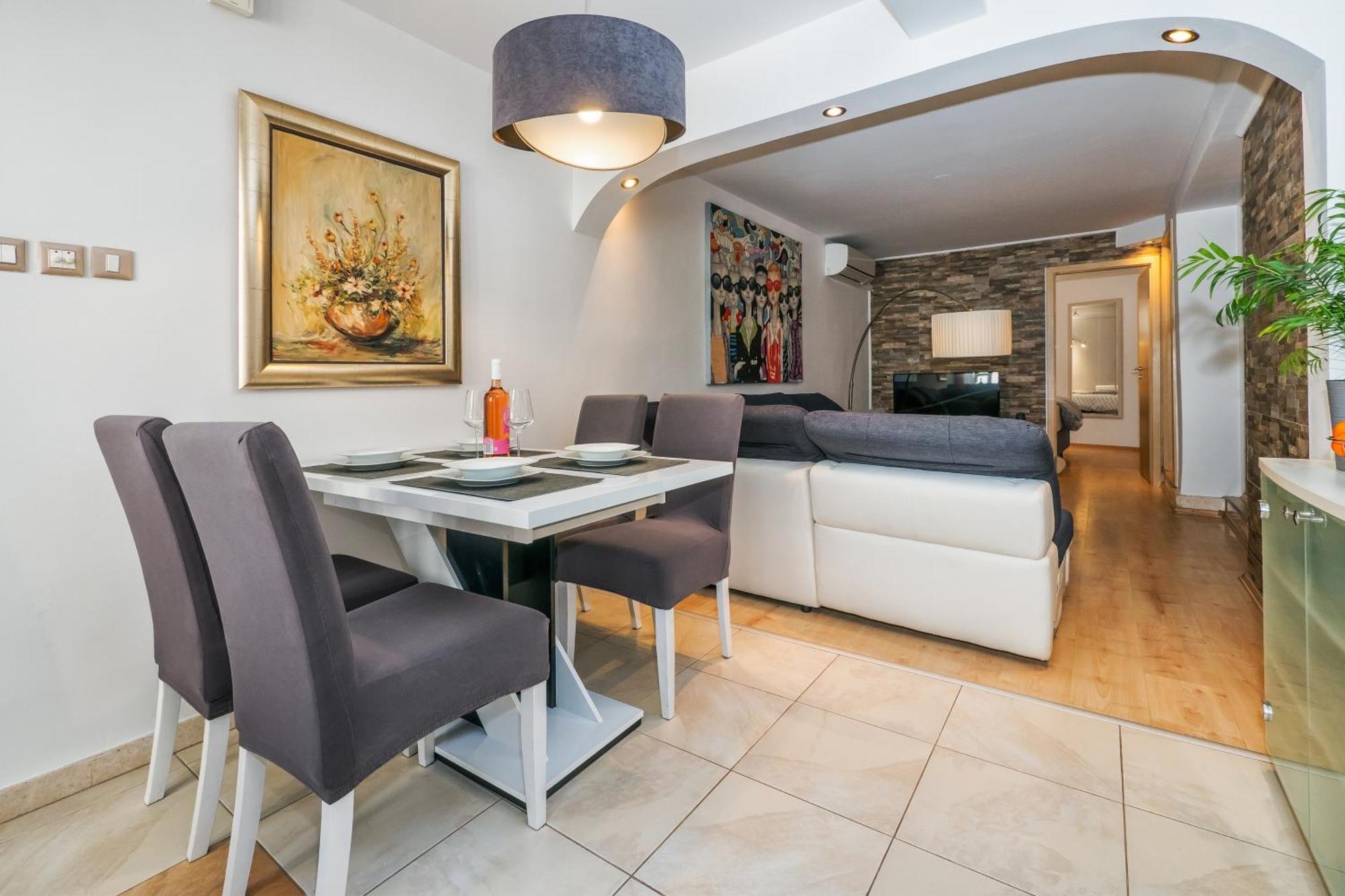 Relaxing 2Bd Apartment, Ground Floor - Walk To Old Town Split Luaran gambar