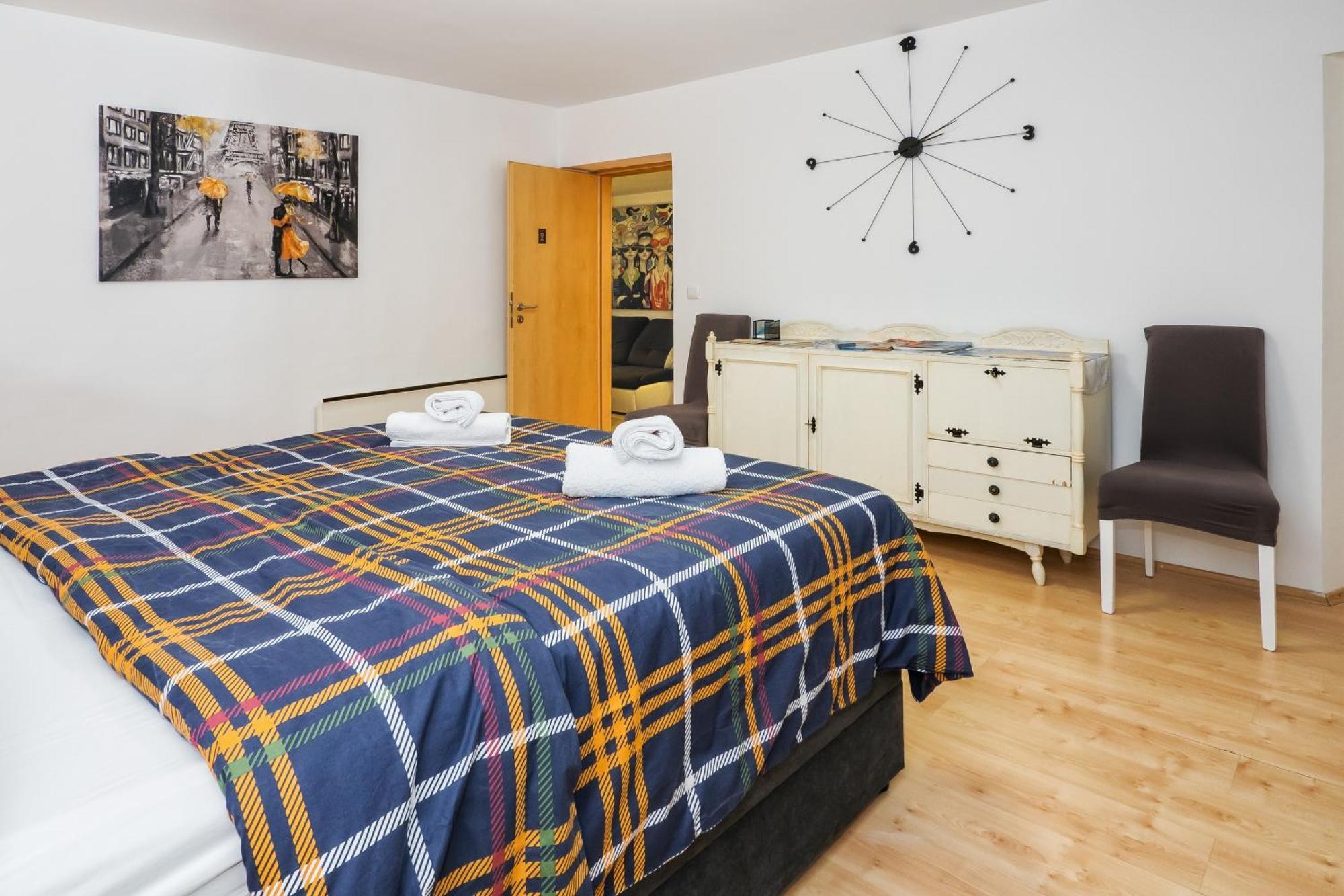 Relaxing 2Bd Apartment, Ground Floor - Walk To Old Town Split Luaran gambar