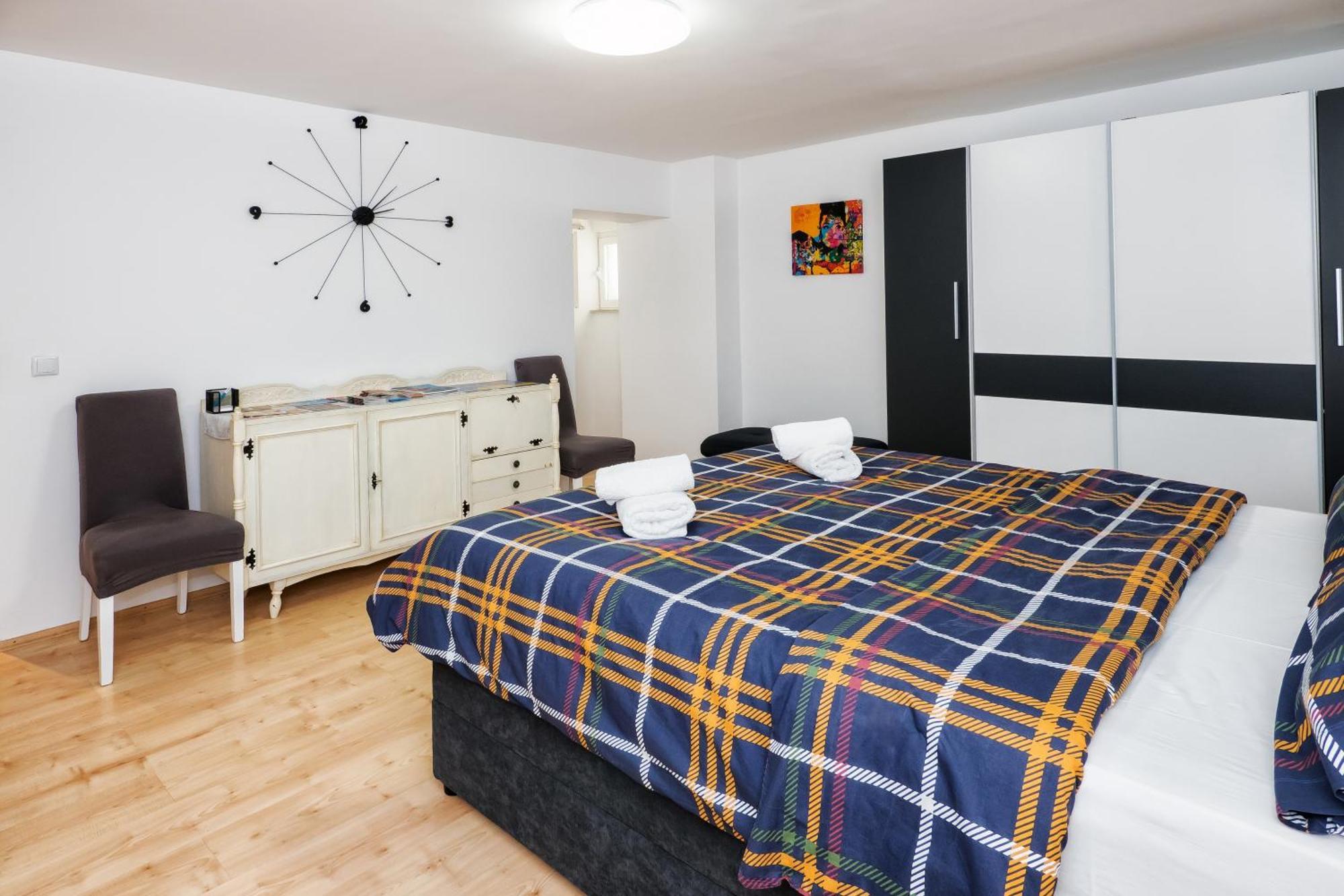 Relaxing 2Bd Apartment, Ground Floor - Walk To Old Town Split Luaran gambar