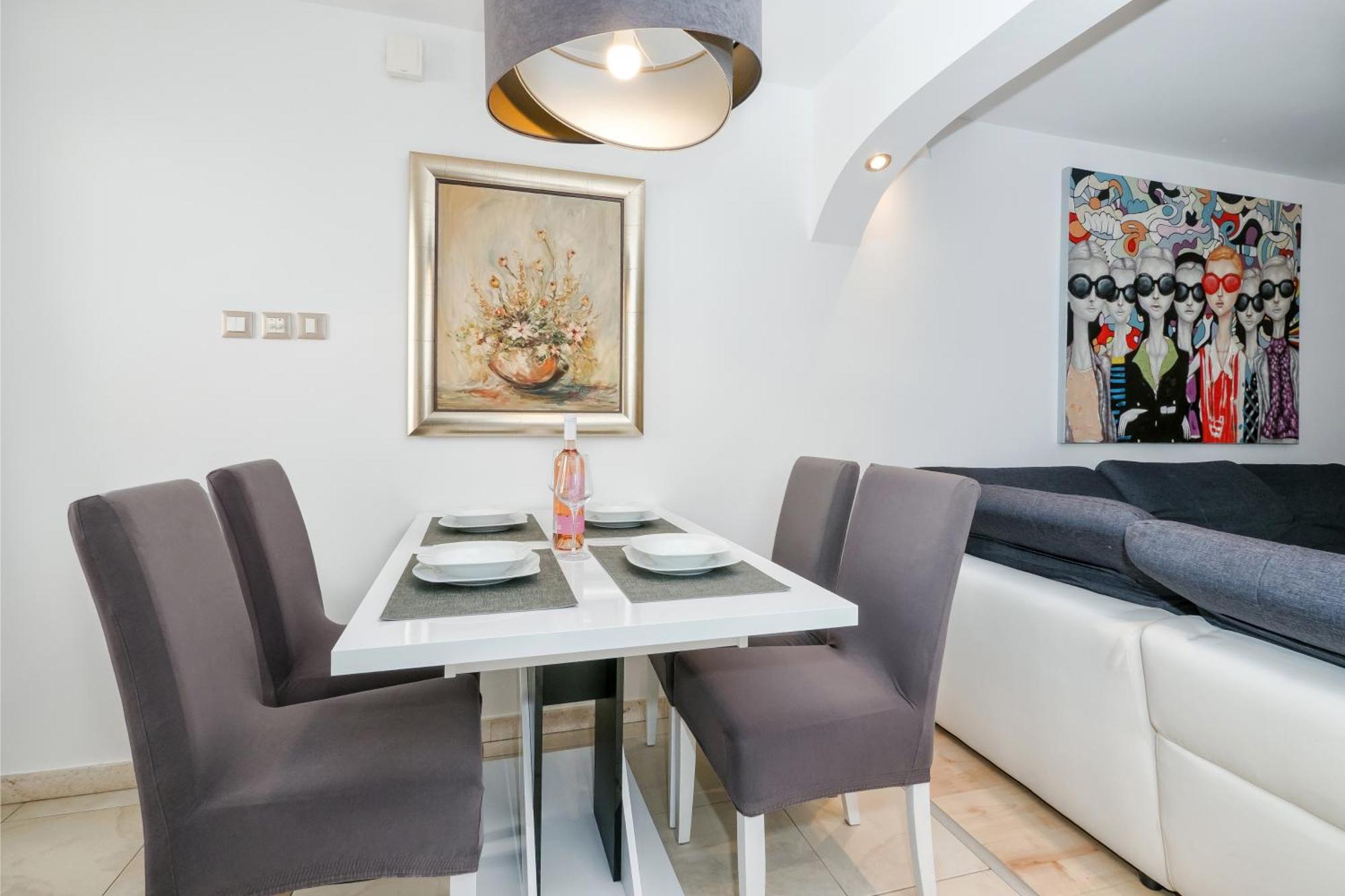 Relaxing 2Bd Apartment, Ground Floor - Walk To Old Town Split Luaran gambar
